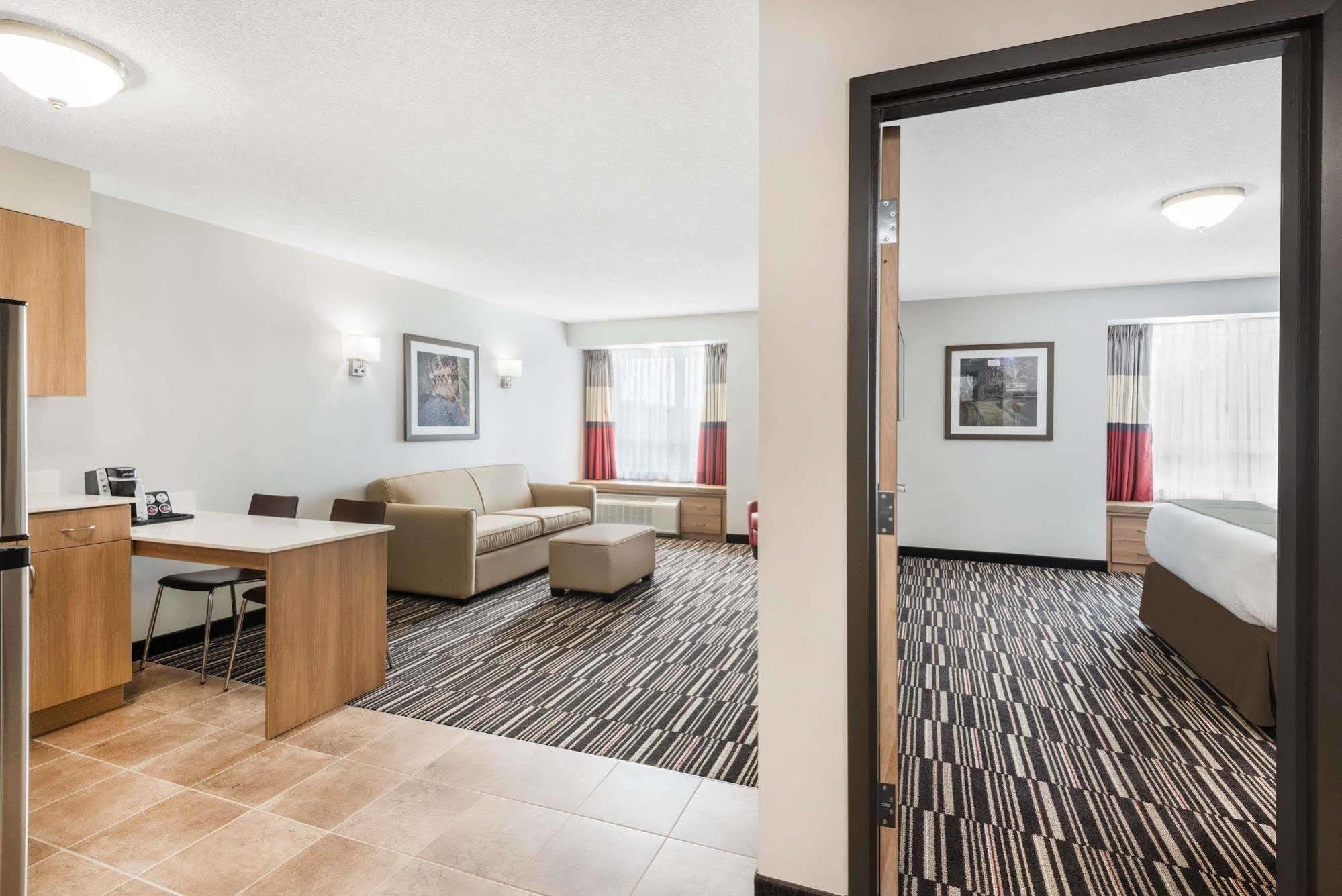Microtel Inn & Suites By Wyndham Sudbury Exterior foto