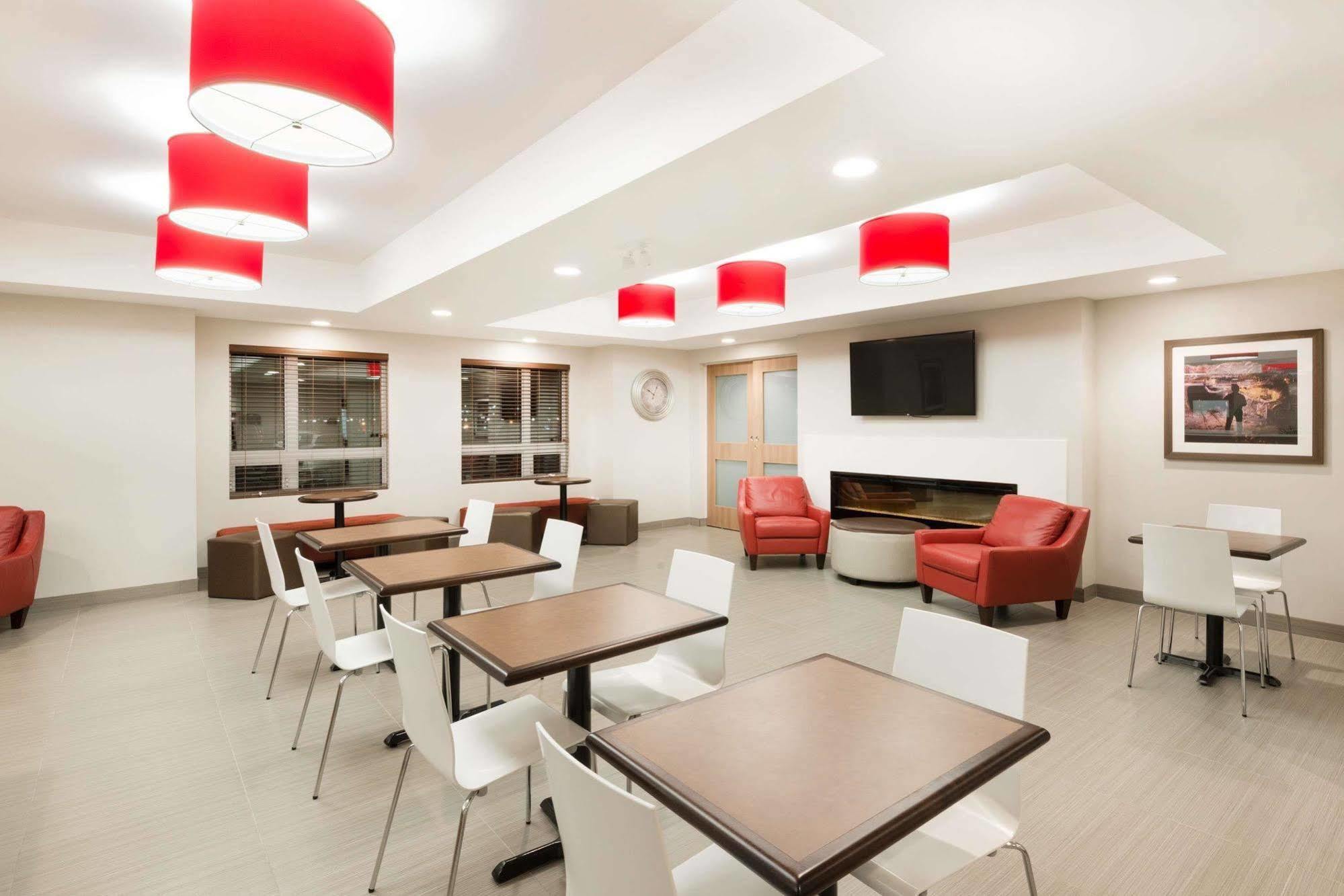Microtel Inn & Suites By Wyndham Sudbury Exterior foto