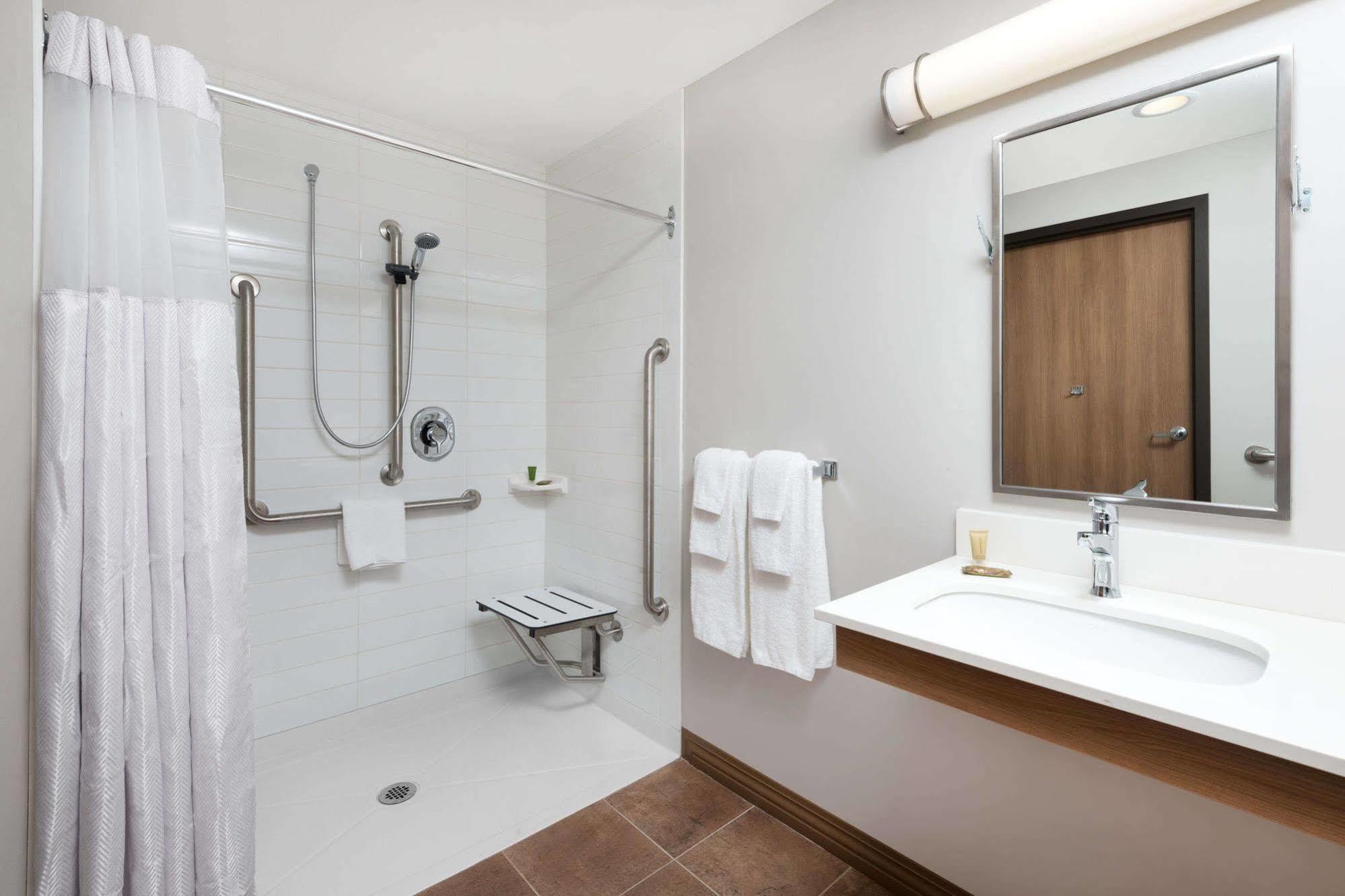 Microtel Inn & Suites By Wyndham Sudbury Exterior foto